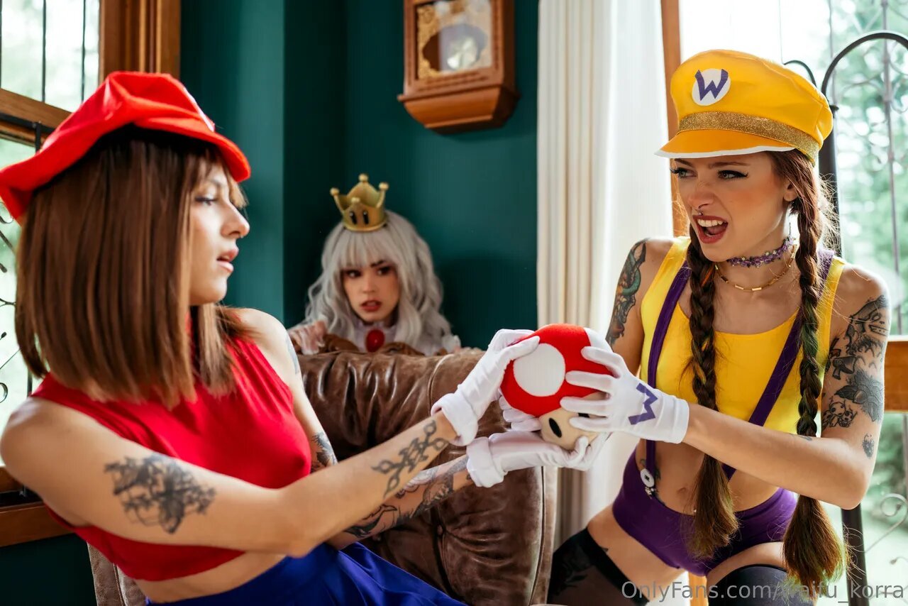 Waifu Korra - Super Mario