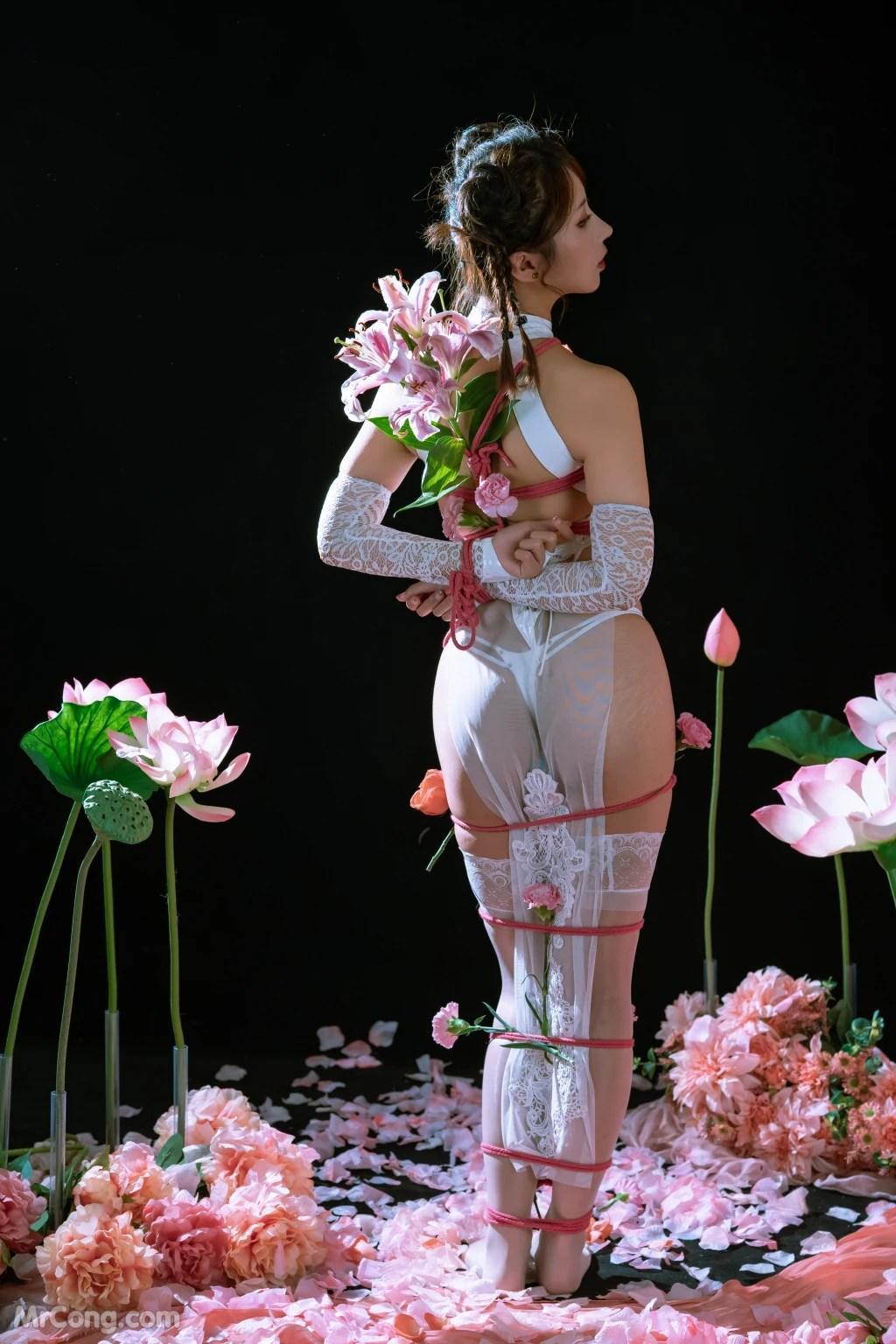 Coser@云溪溪 (Yunx1x1) Vol.060: 奶桃桃 月 (48 photos)(31)