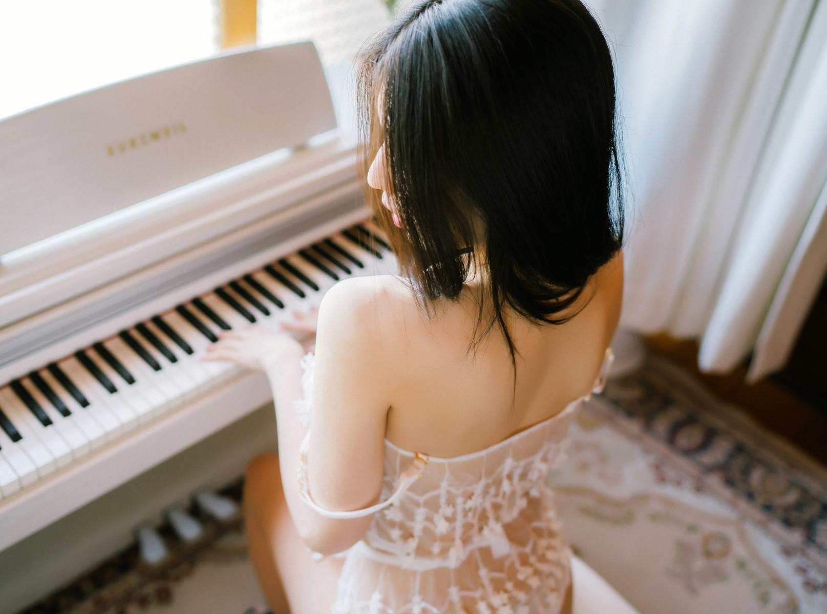 Yeon Woo 연우, [Moon Night Snap] Like the first time Vol.1 – Set.01(36)