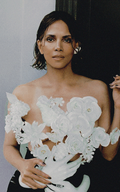 Halle Berry BwVd3ZbY_o