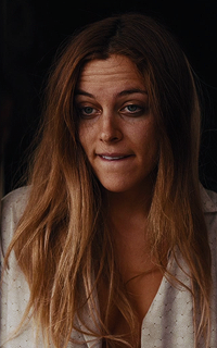 Riley Keough - Page 2 FE2smXnk_o