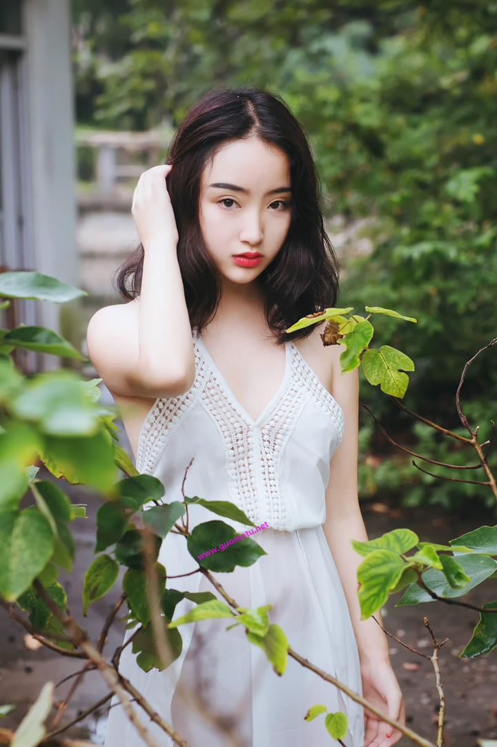 Fresh and refined female model lily exposes beautiful fairy 29