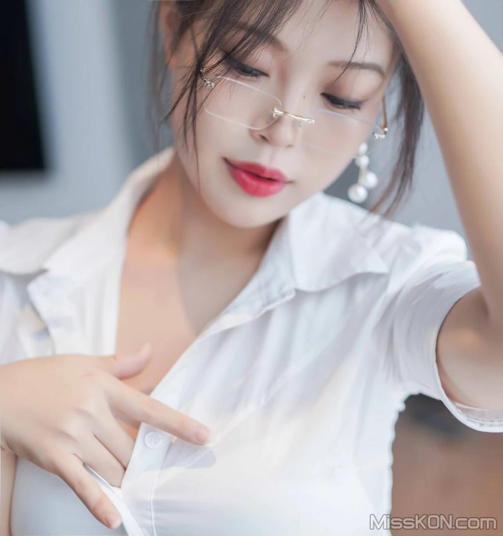 Coser@白烨: 秘书的私人时间2.0 (72 photos )(36)