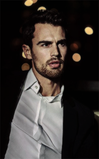 Theo James  5blFLpRl_o