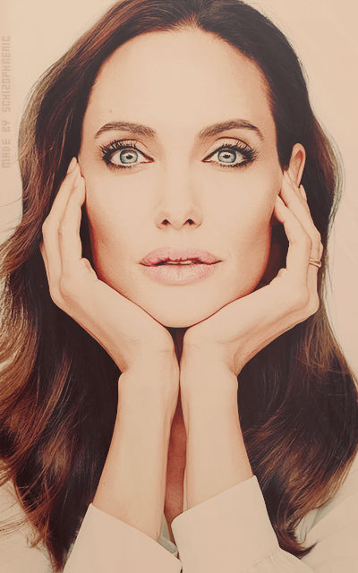 Angelina Jolie FRJUpaqn_o