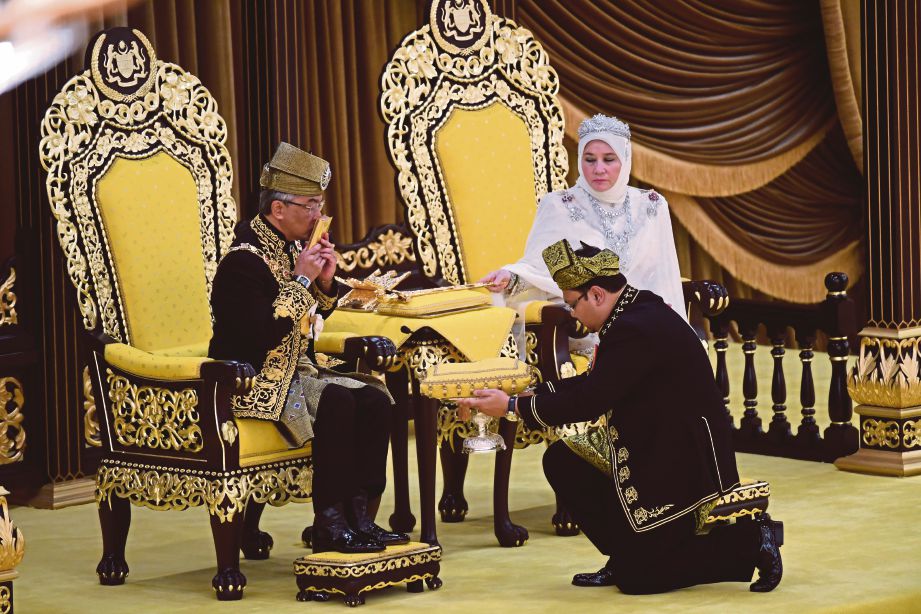 pertabalan yang dipertuan agong ke 16