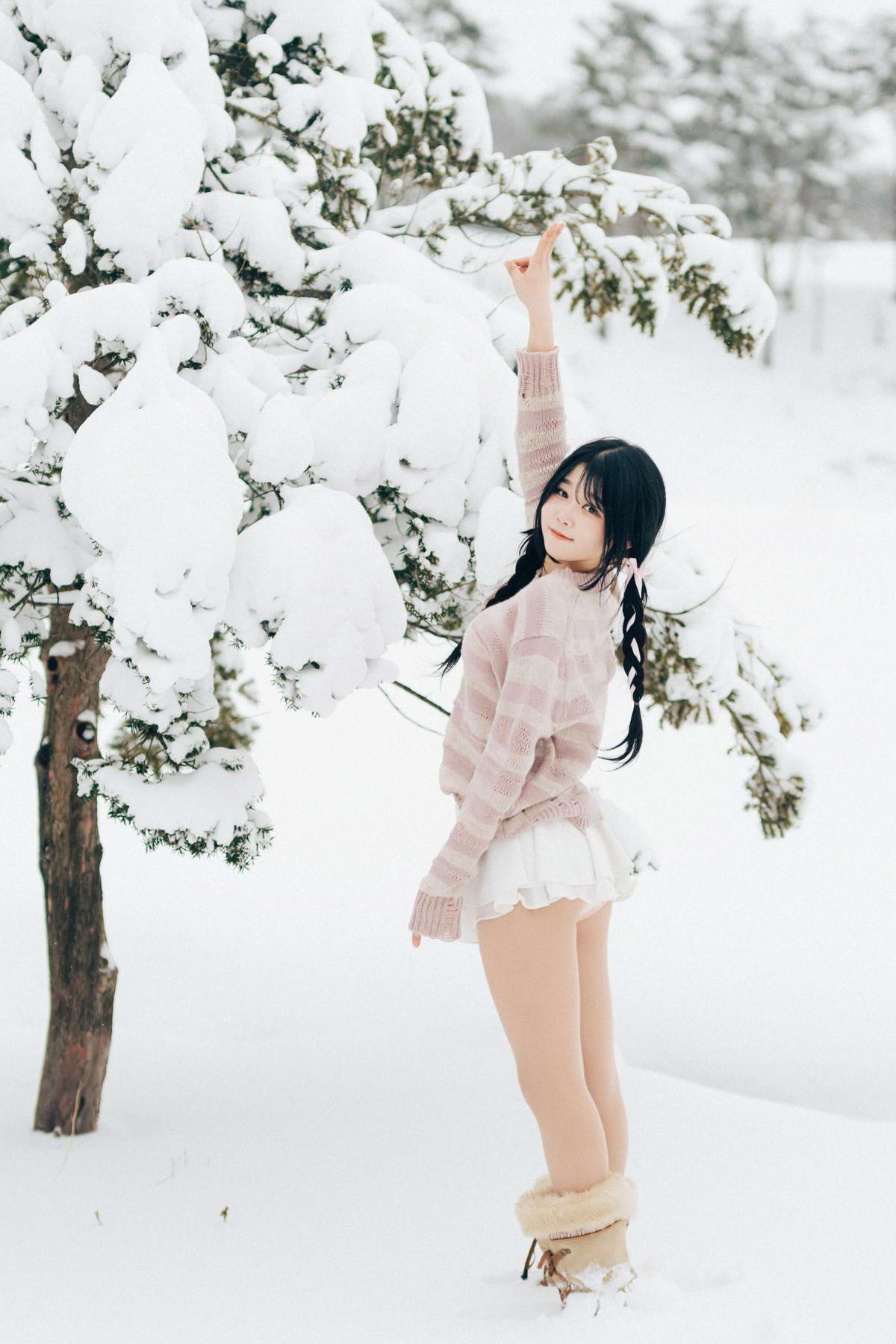 ZIA.Kwon 권지아, [Loozy] Snow Girl Set.01(6)