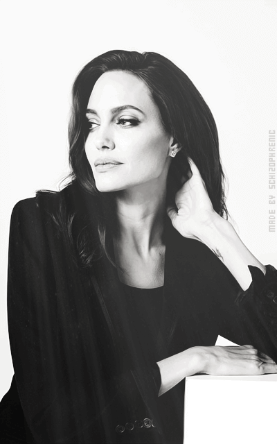 Angelina Jolie 8vg10vOm_o