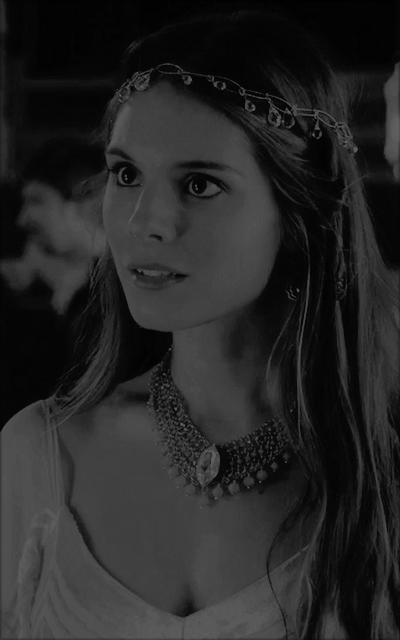 (f) Caitlin Stasey  WfkST0eR_o