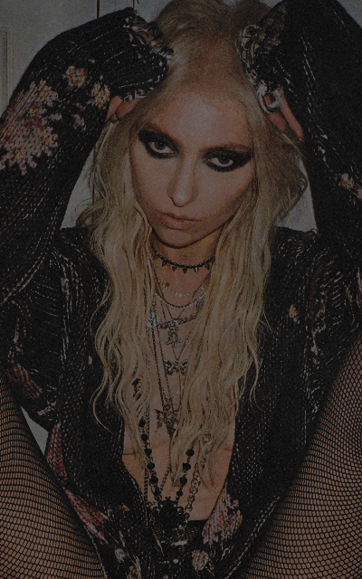 Taylor Momsen NVJETV3t_o