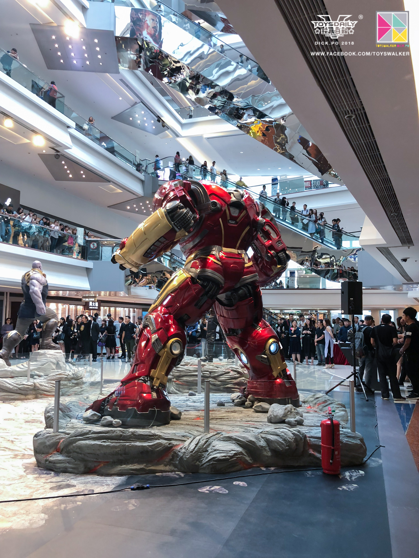 Exhibition Hot Toys : Avengers - Infinity Wars  F26DNgmk_o