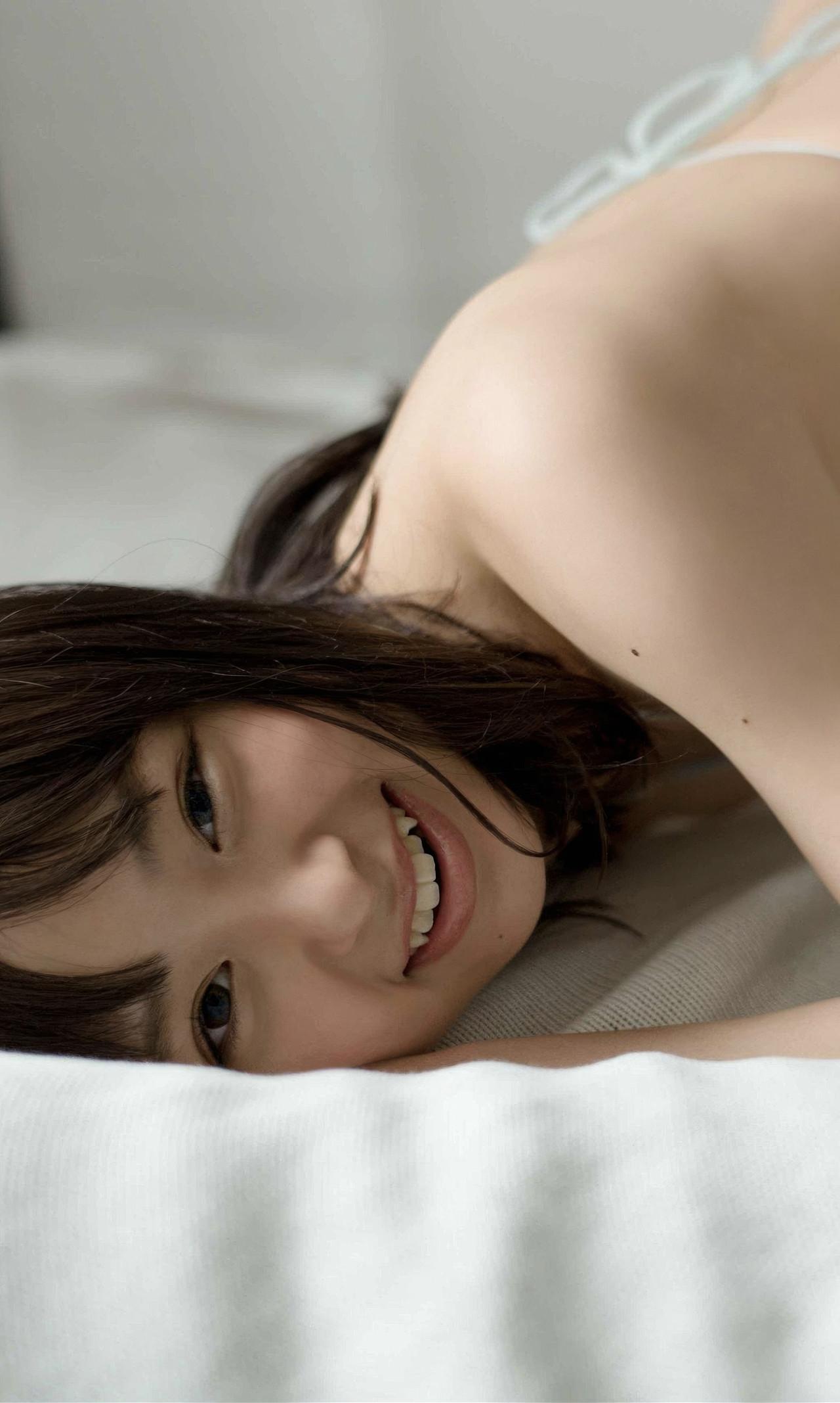 Rena Sato 佐藤麗奈, 週プレ Photo Book 「不思議の国のさとれな」 Set.01(24)