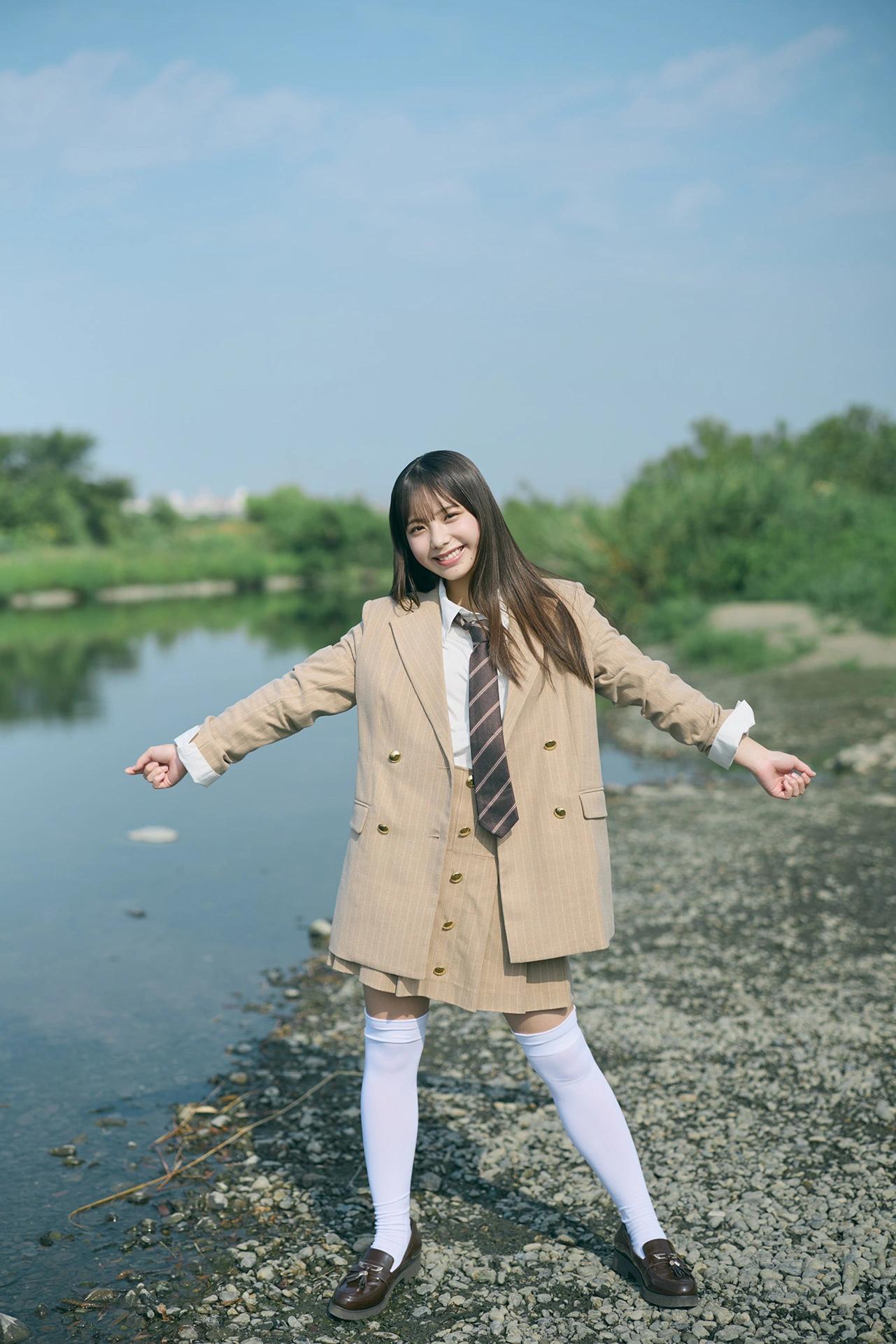 Izuki Shimoda 下田衣珠季, Young Magazine 2025 No.44 (ヤングマガジン 2025年44号)(11)