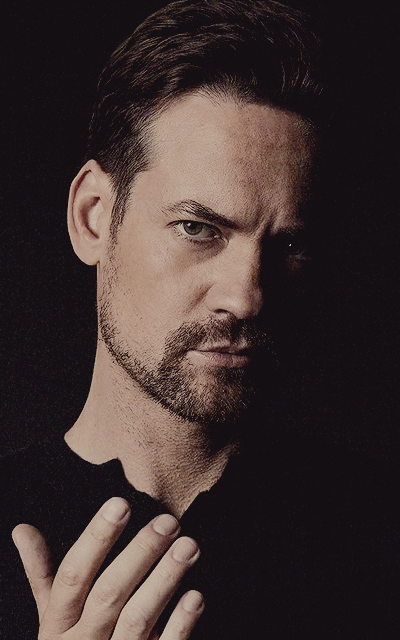 Shane West Gmi9Dv4O_o