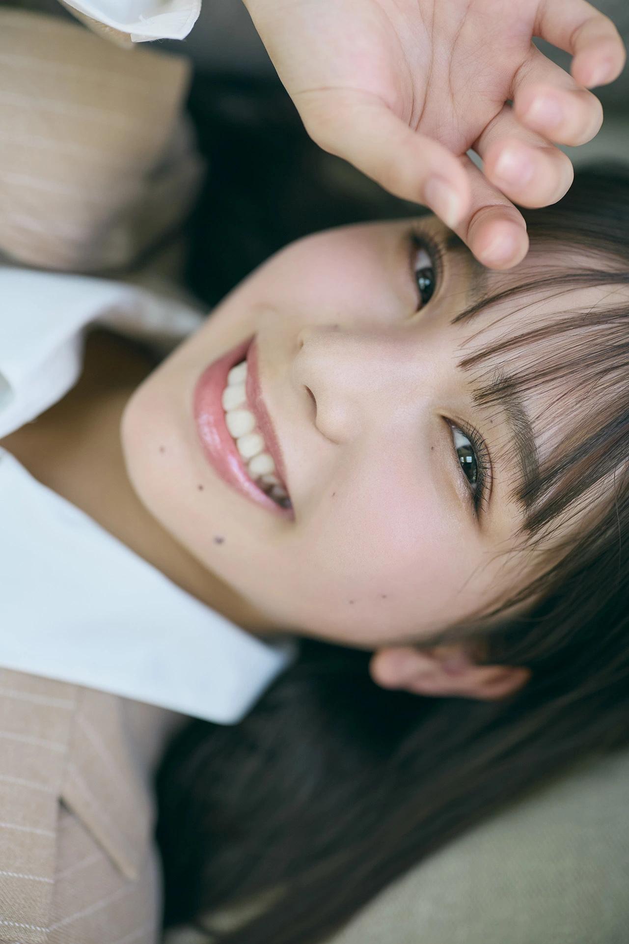 Izuki Shimoda 下田衣珠季, Young Magazine 2025 No.44 (ヤングマガジン 2025年44号)(19)