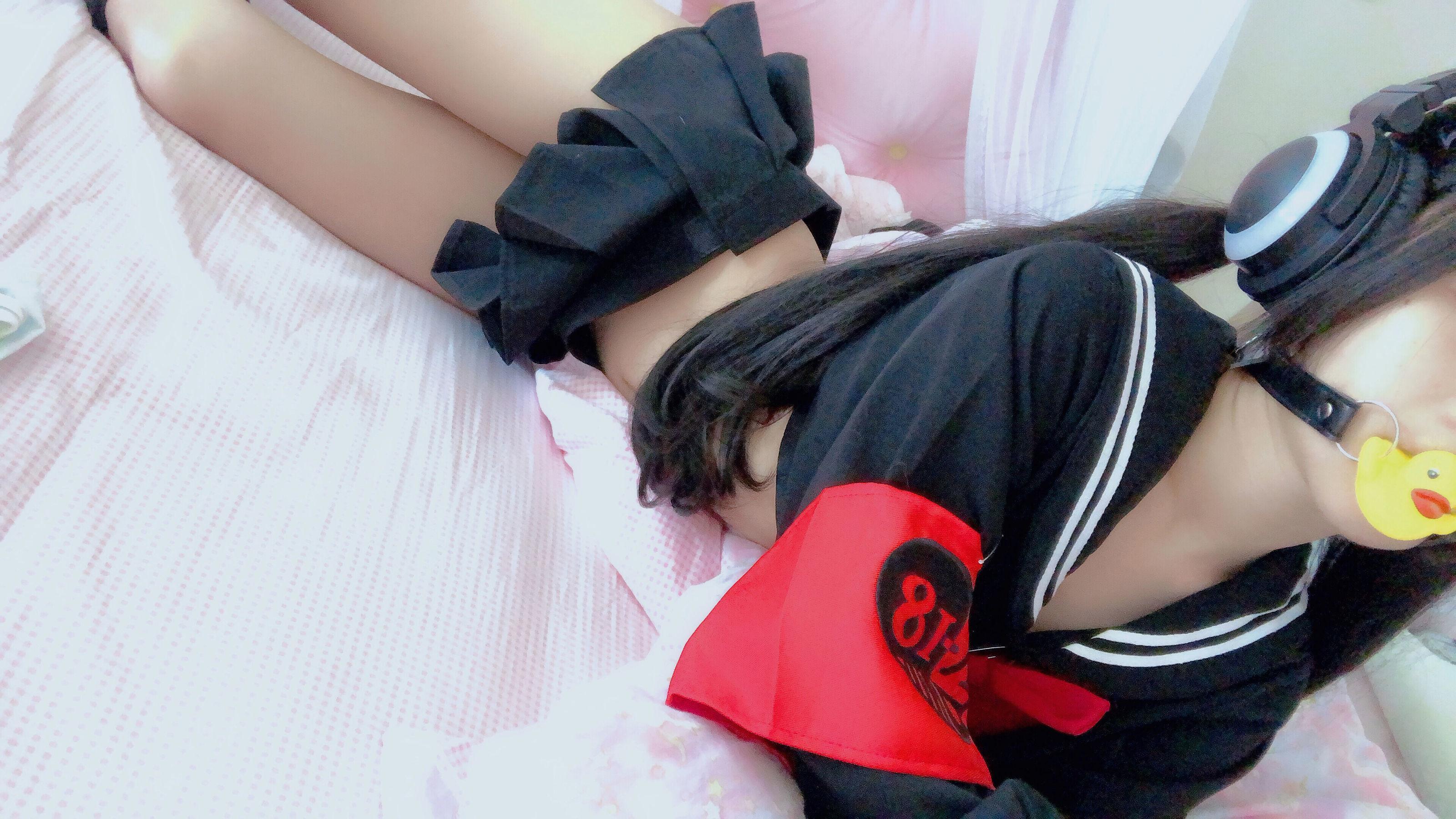 [网红COSER] 桜井宁宁 – 半乳制服 写真集(33)