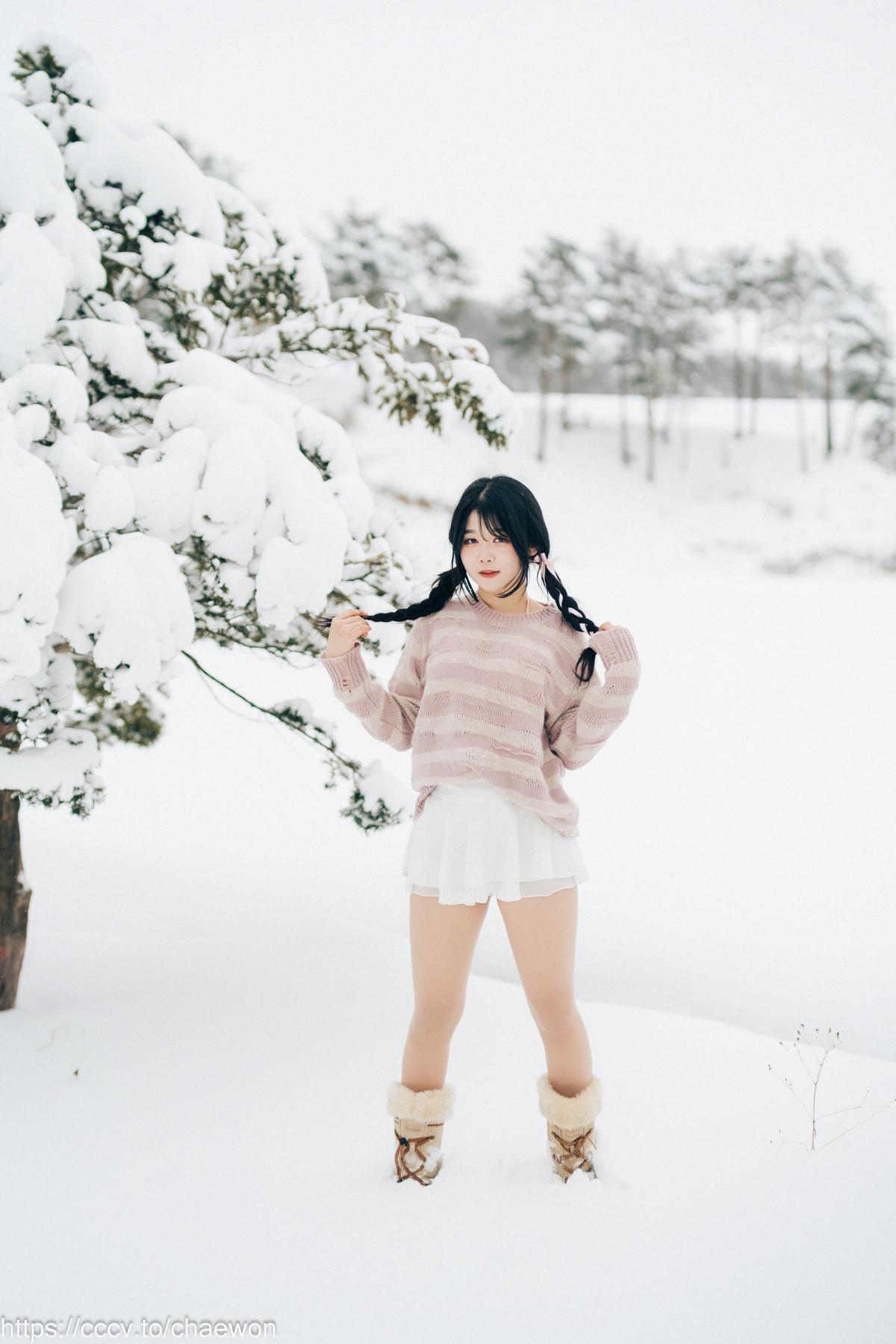 ZIA.Kwon 권지아, [Loozy] Snow Girl Set.01(2)