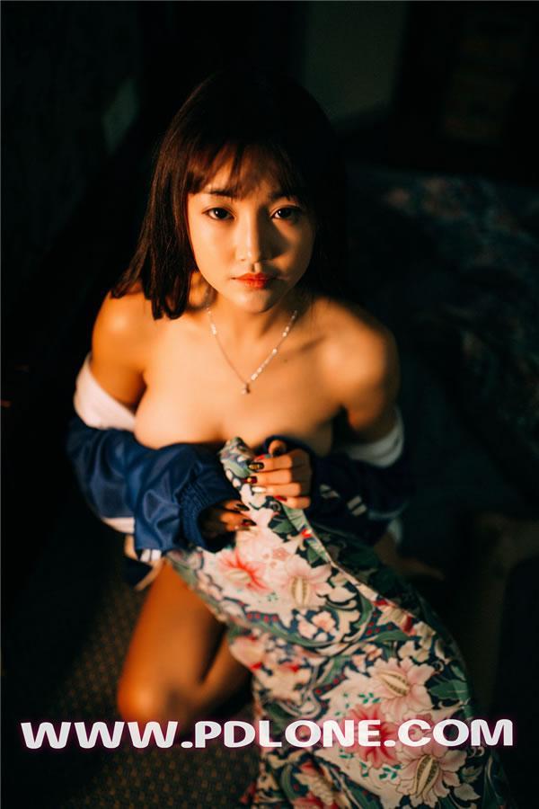 潘多拉第398期校服小美女私房写真(18)