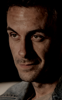 Joseph Gilgun 1jEWhttE_o