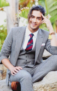 Avan Jogia DpsyzZqQ_o