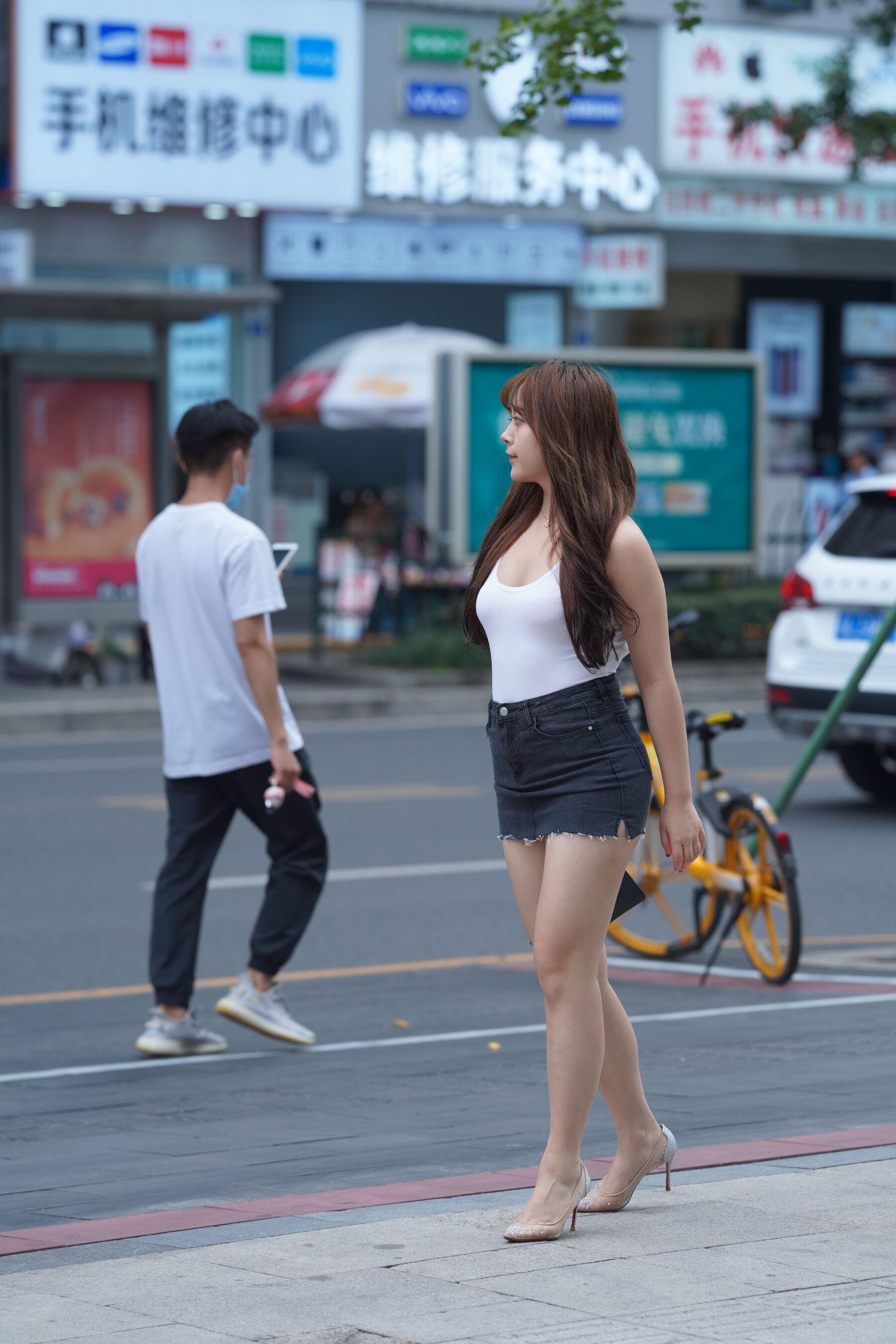 街拍 透明高跟热裤美女(368)