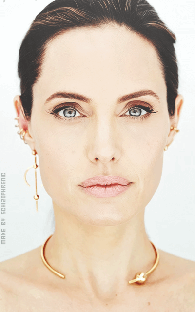 Angelina Jolie TZALJMnl_o