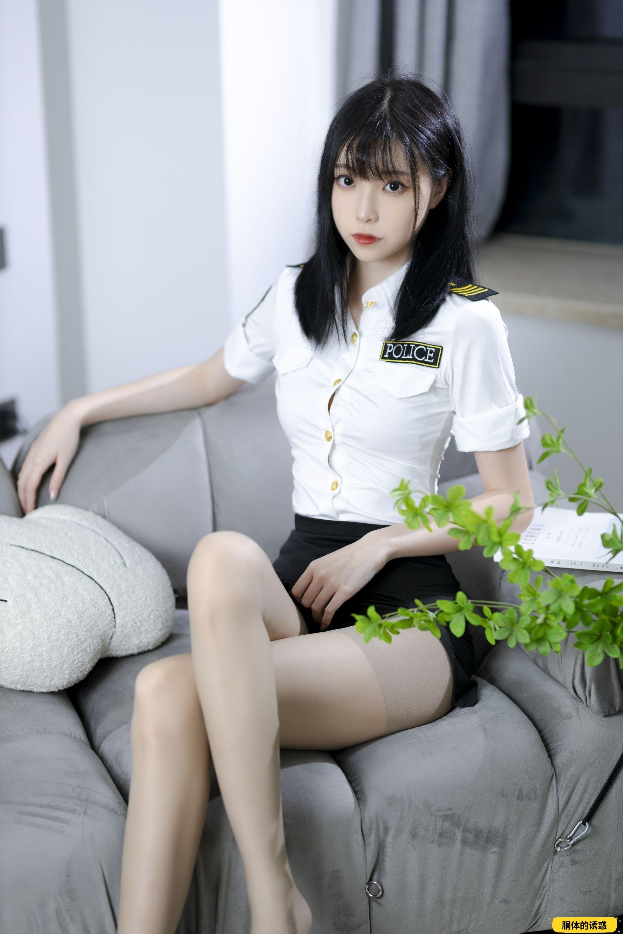 许岚LAN 灰丝制服 [40P-516MB]