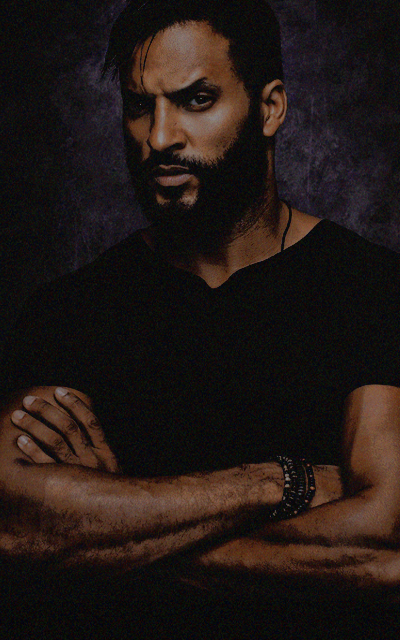 Ricky Whittle  Fzr3BOOR_o