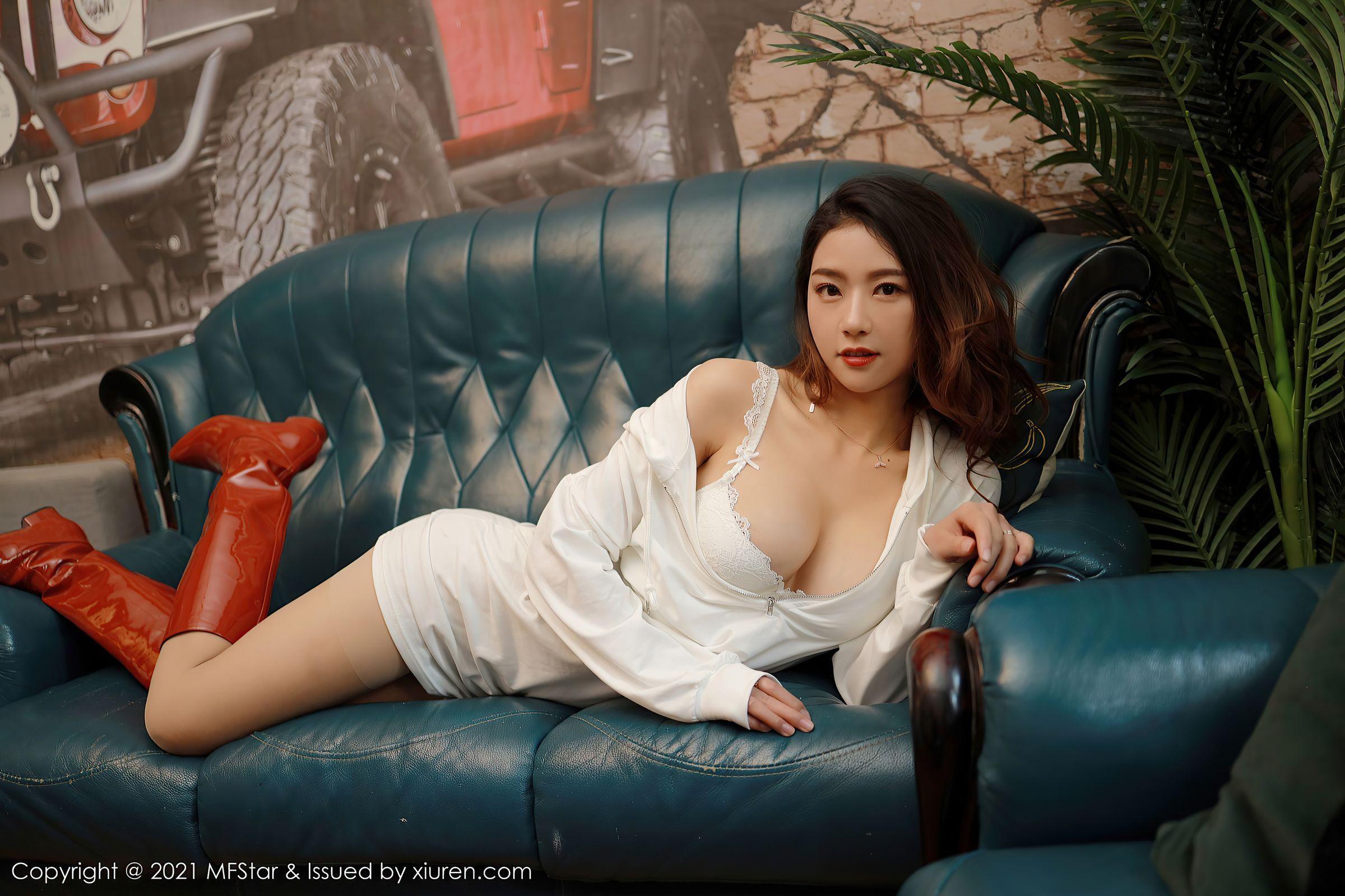 模范学院 Vol. 0441 方子萱(21)