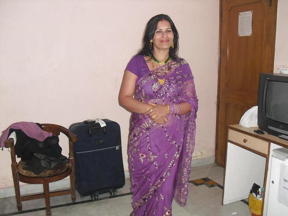 Sexy aunty in saree sex-5891
