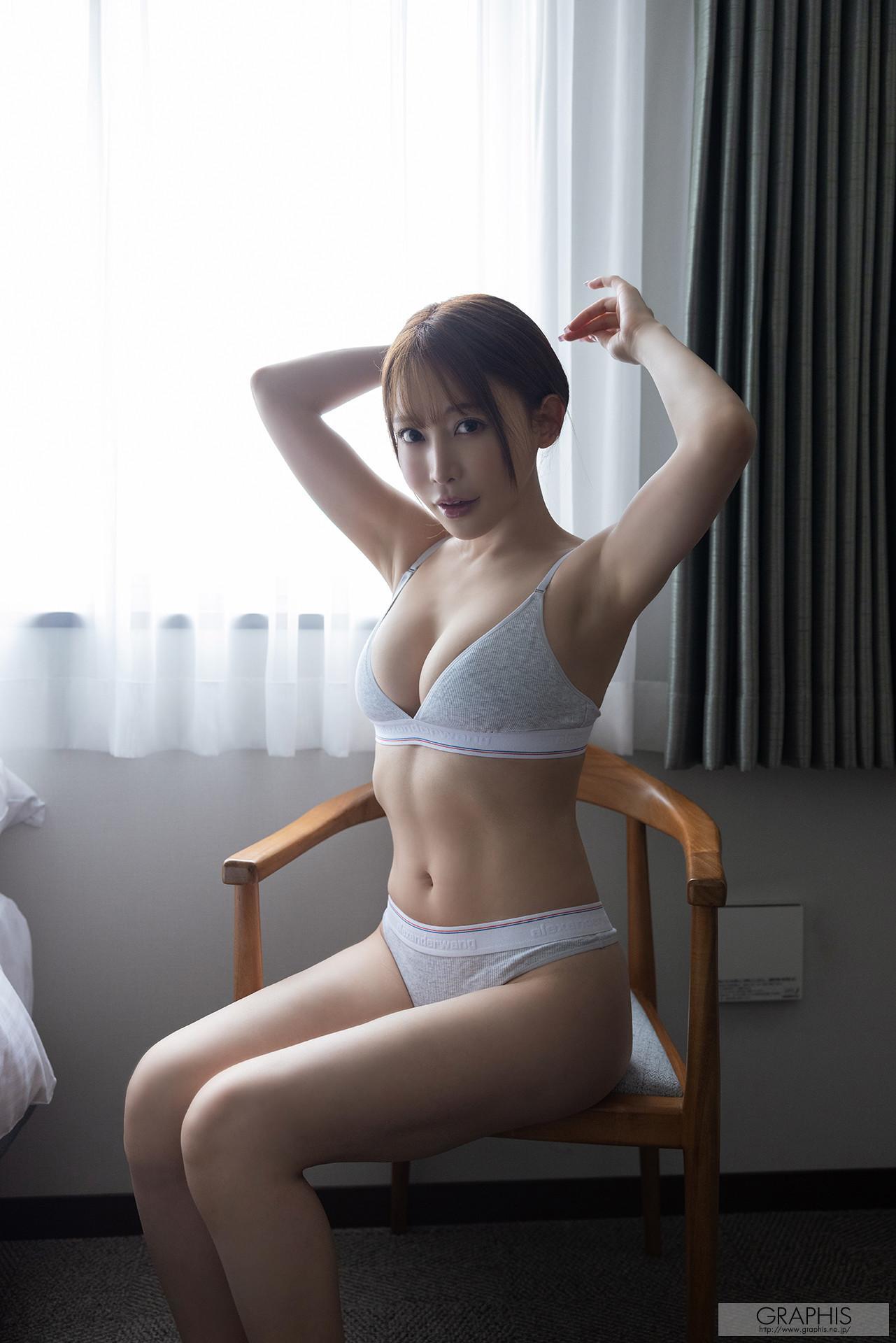 Alice Nanase 七瀬アリス, Graphis Spring Special2 2025 『Charismatic!』 Vol.08(5)