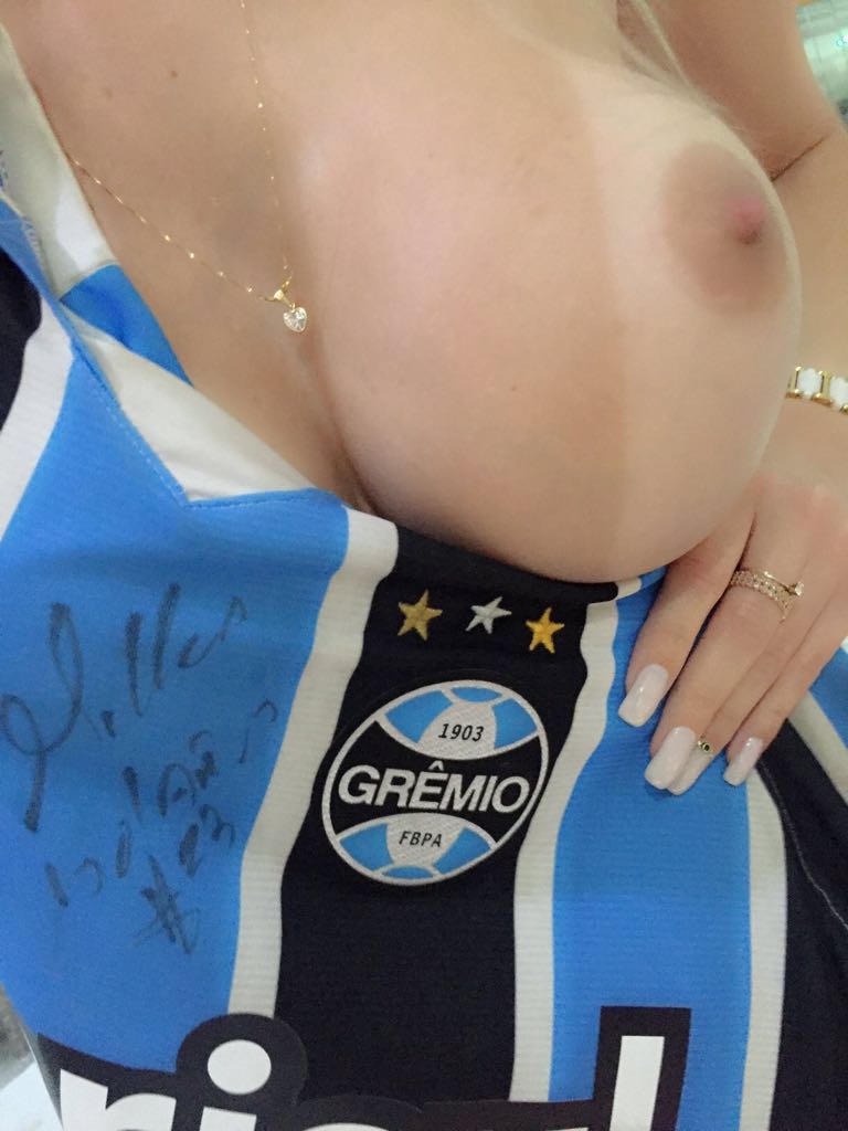 La Hincha tetona de Gremio que incendió Whatsapp. Mortal!