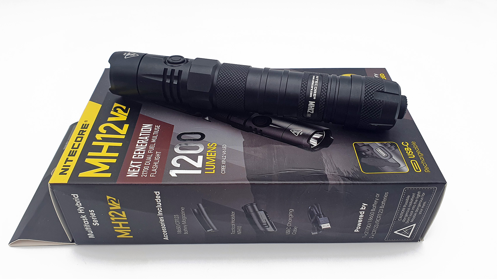 Review NITECORE MH12 V2 - 1 x 21700 - 21700 Flashlights