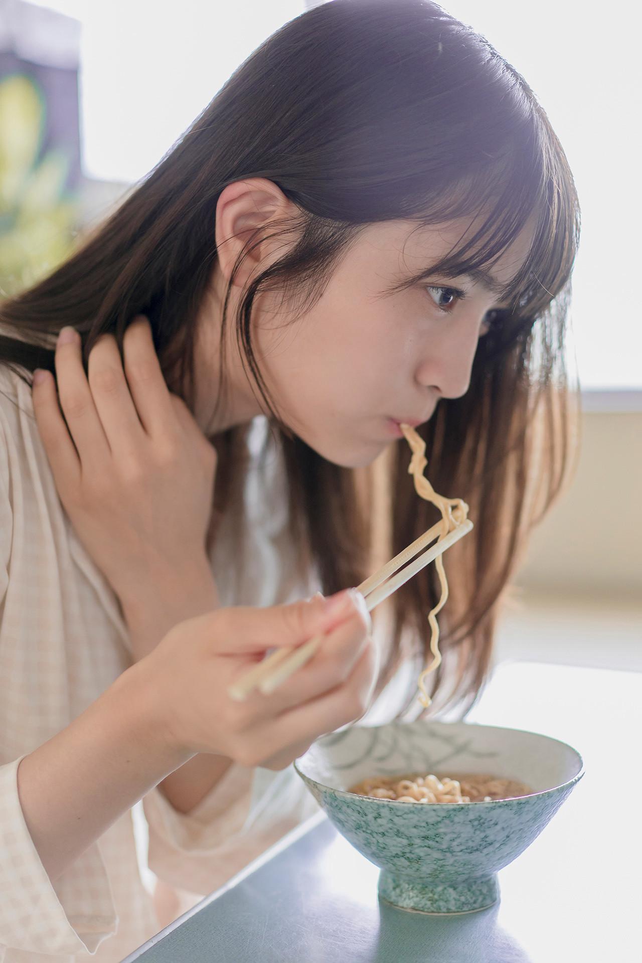 Nanako Kurosaki 黒嵜菜々子, FLASHデジタル写真集　「青春しよっか～日曜日の朝編～」 Set.01(18)