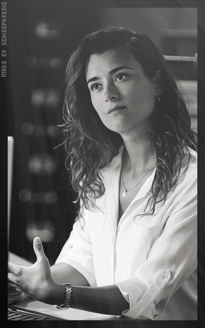 Cote de Pablo QELyt957_o