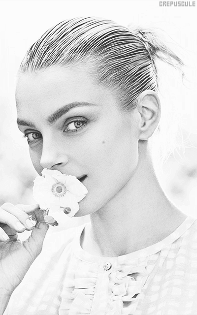 Jessica Stam - Page 7 MWzj7V8k_o