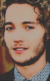 Toby Regbo XnevohZc_o