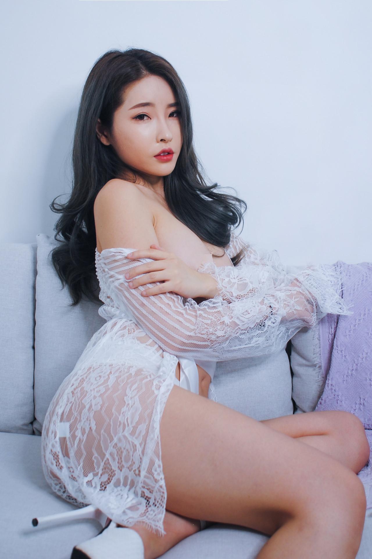 Hanna 한나, Photobook ‘White’(18)