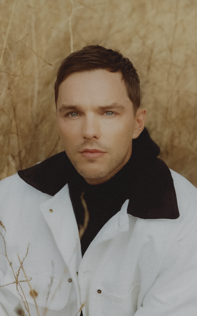 Nicholas Hoult A7vGjt3E_o