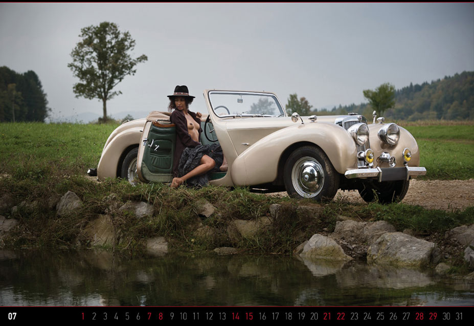 Девушки и ретро-автомобили в эротическом календаре Oldtimer 2018 Calendar - girls and retro cars Девушки и ретро-автомобили в эротическом календаре Oldtimer 2018 Calendar - girls and retro cars