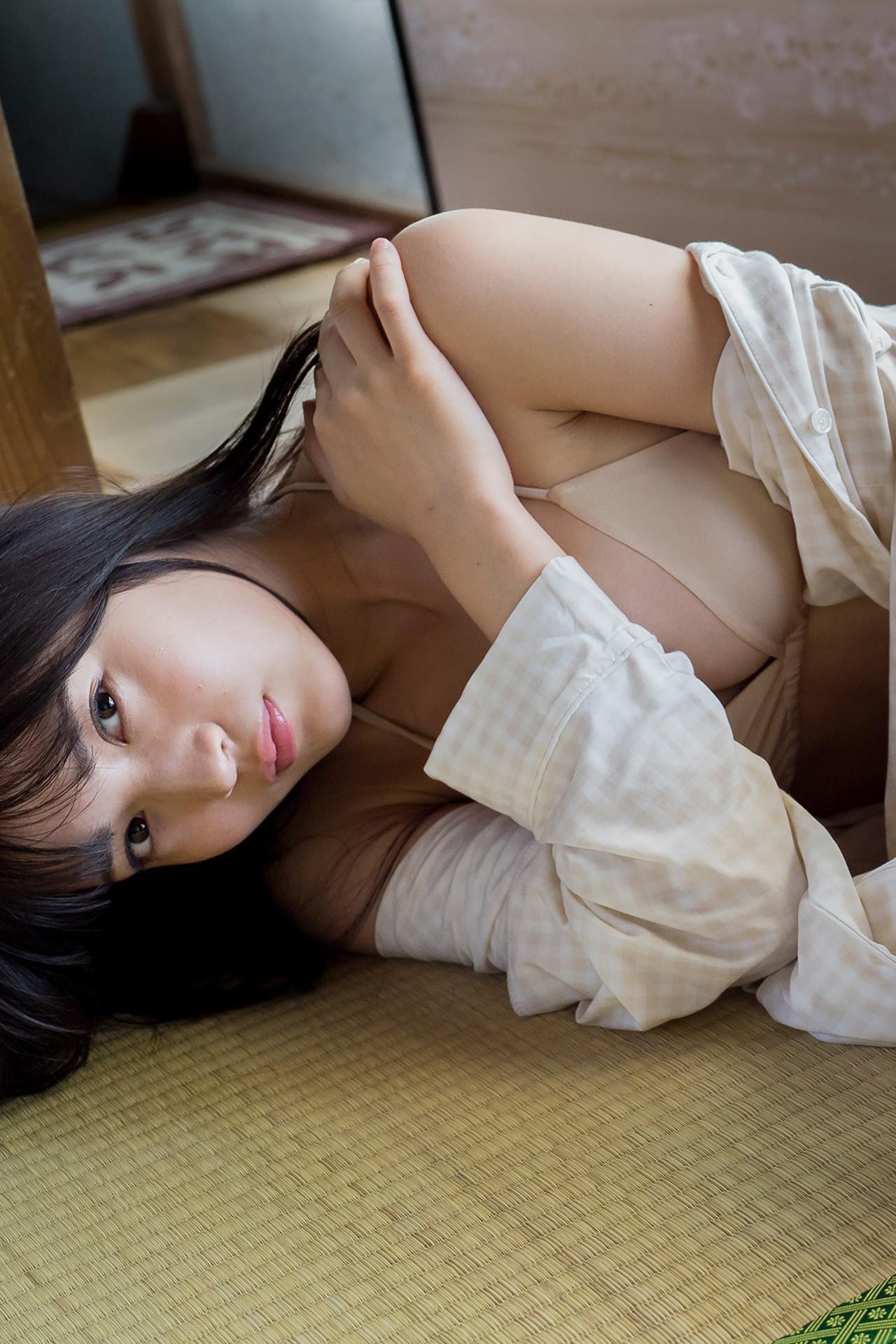 Nanako Kurosaki 黒嵜菜々子, FLASHデジタル写真集　「青春しよっか～日曜日の朝編～」 Set.02(29)