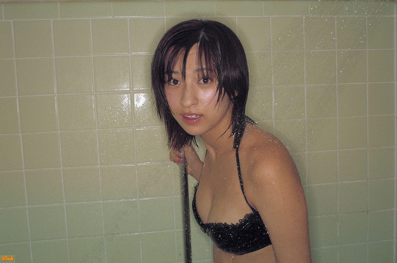 [Bomb.TV] 2004年12月刊 Kasumi Nakane 仲根かすみ/仲根霞 写真集(66)