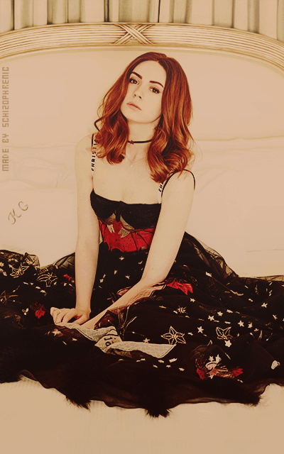 Karen Gillan NQ2Q1lvg_o