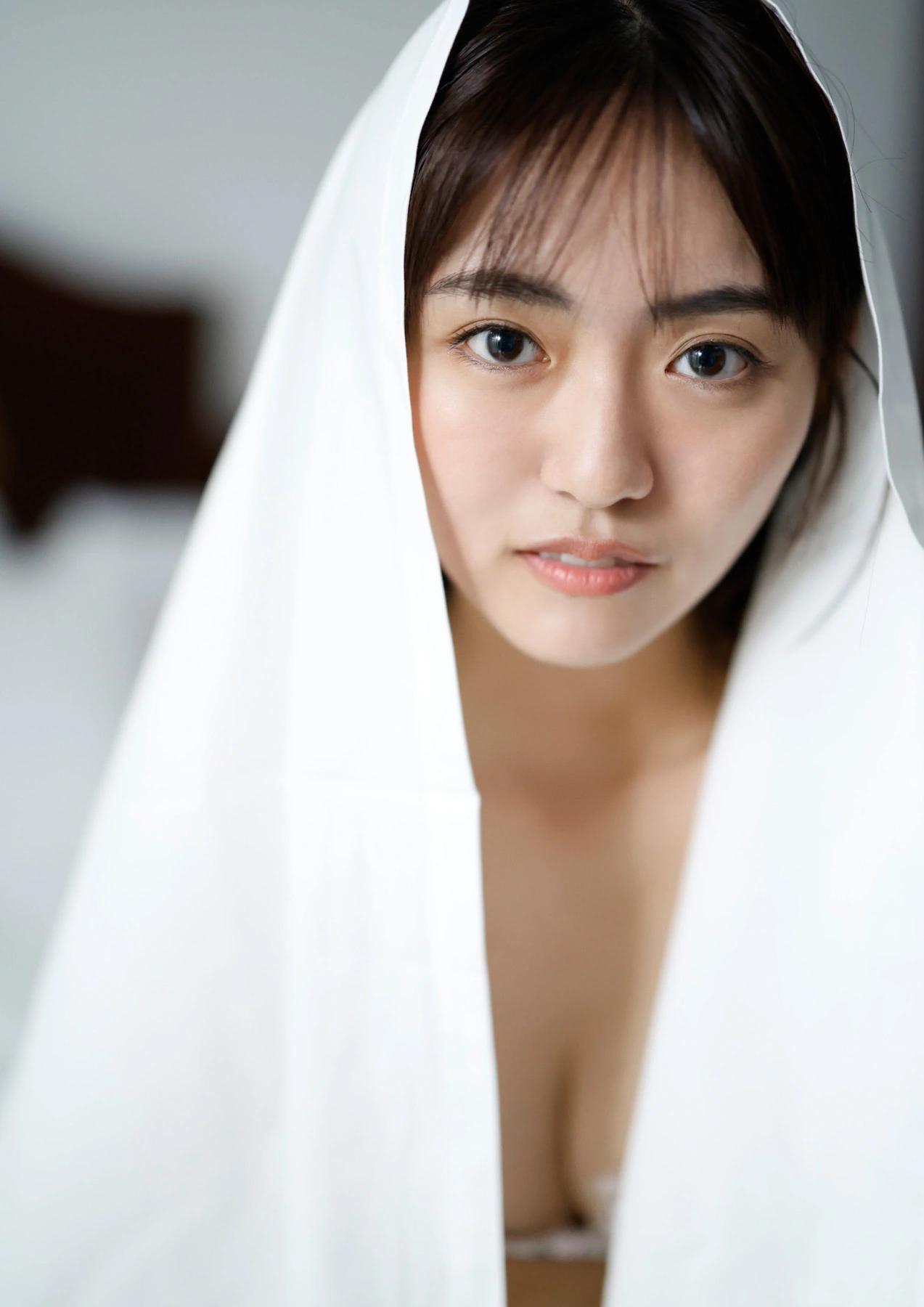 Runa Toyoda 豊田ルナ, 写真集 『side-B：Good to see Moon』 Set.04(1)