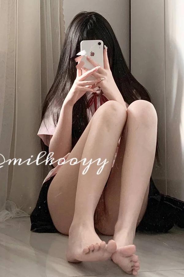 白虎福利姬@困困熊 会员群尺度私拍合集3(14)