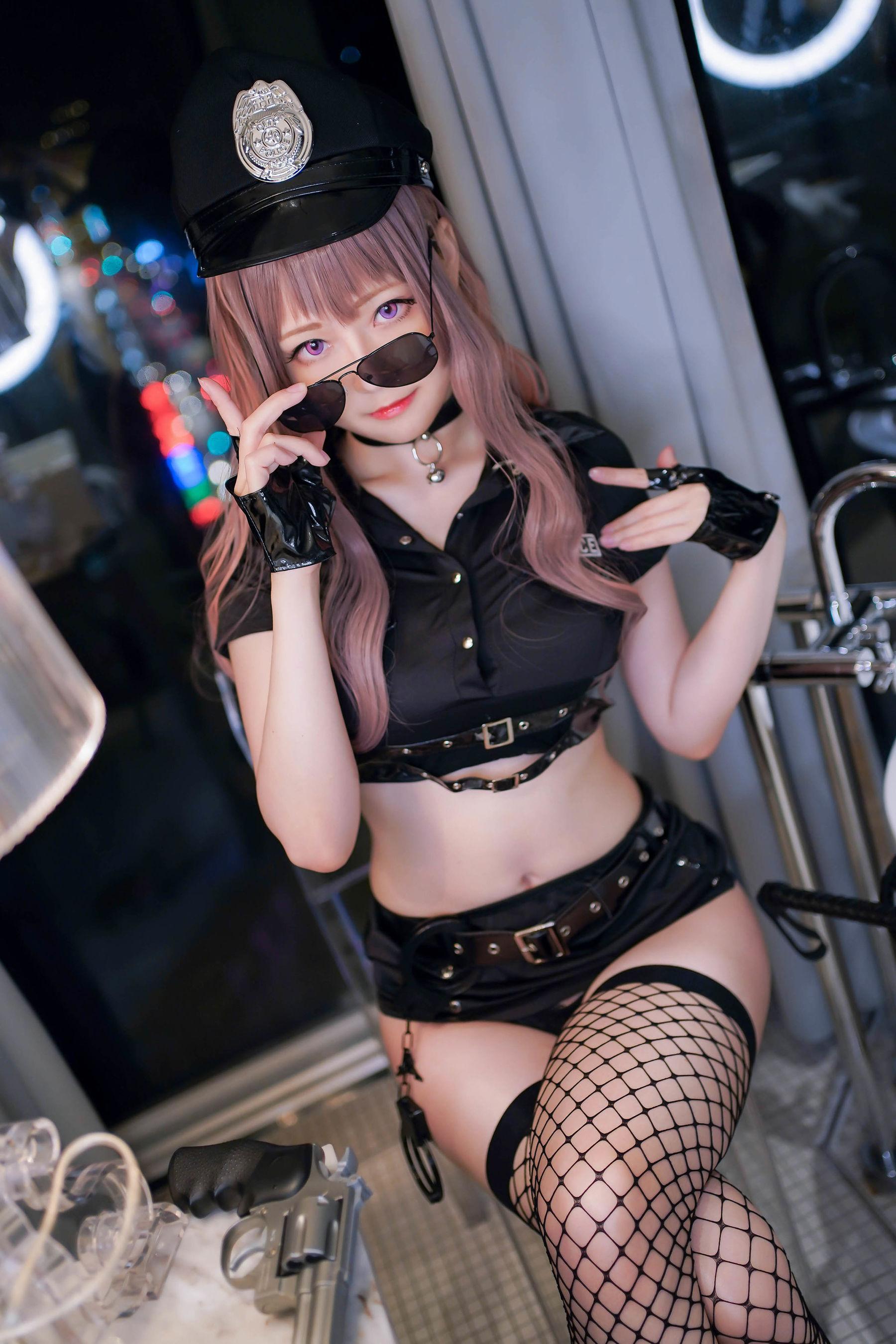 [Cosplay] Arty亞緹 – 女警网袜 写真套图(1)