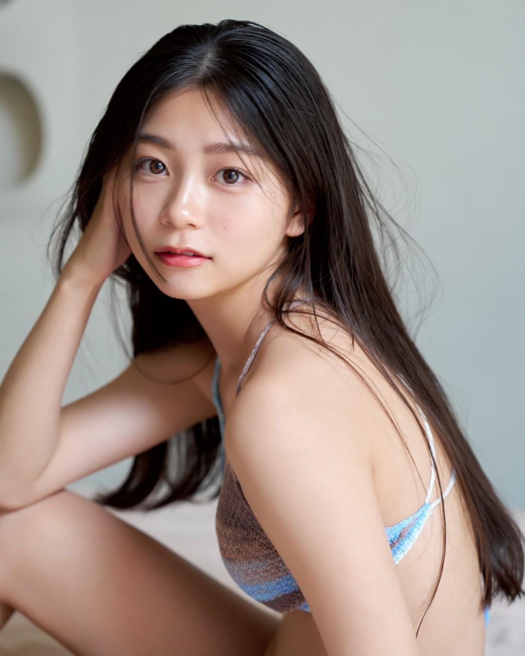Ai Inamitsu 稲光亜依, Young Jump 2025 No.36・37 (ヤングジャンプ 2025年36・37号)(15)
