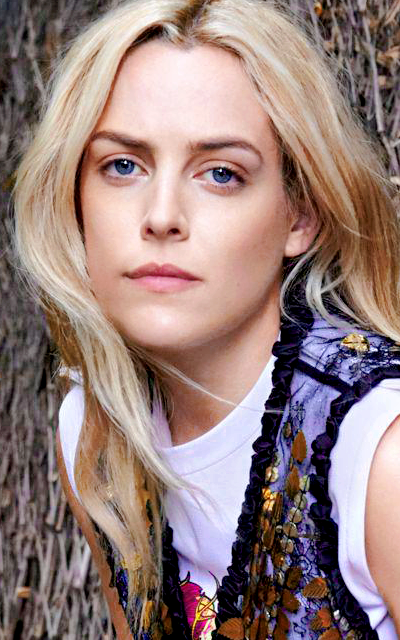 Riley Keough 1R6YglTU_o