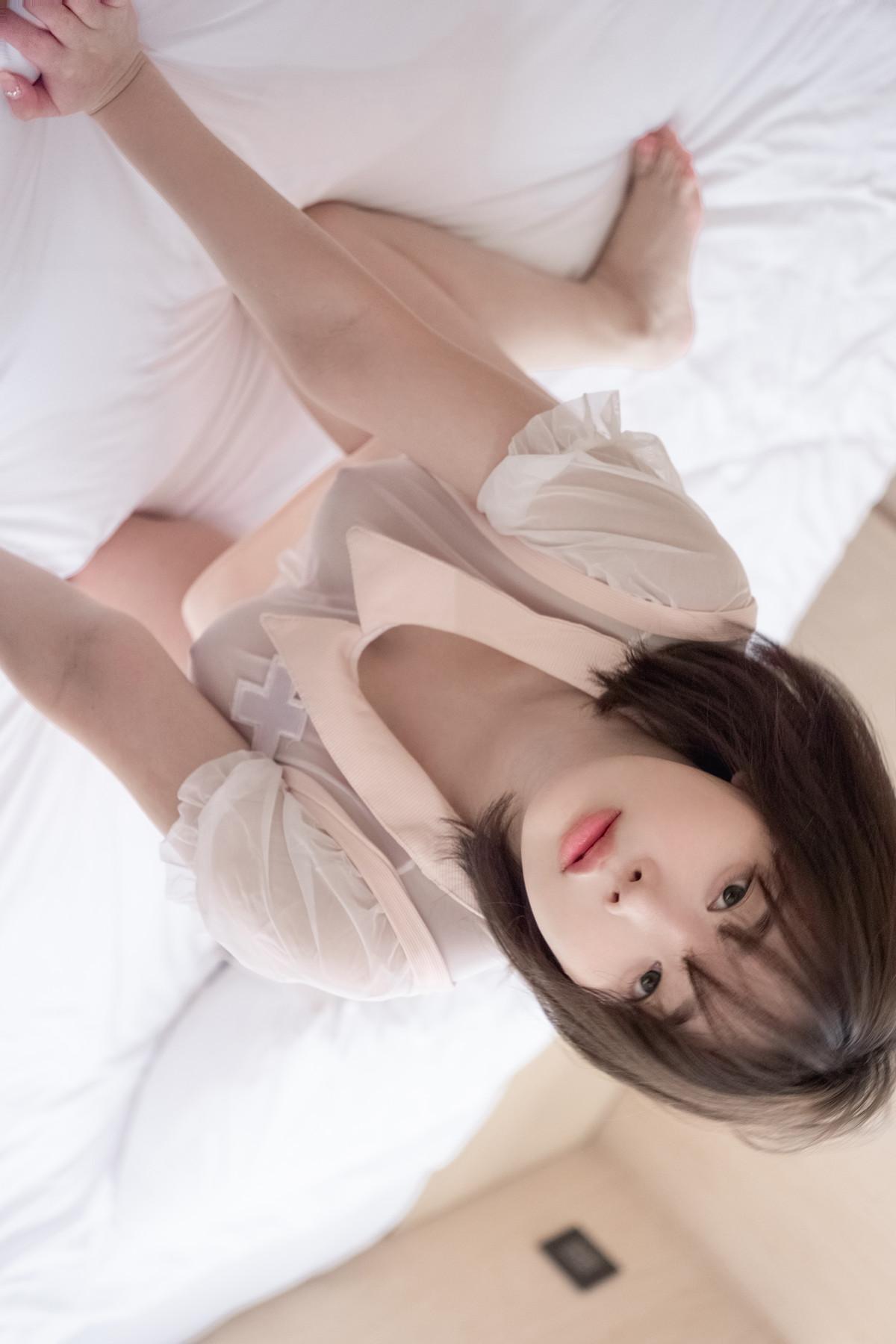 Kang Inkyung 강인경, Photobook ‘Private Nurse’(18)