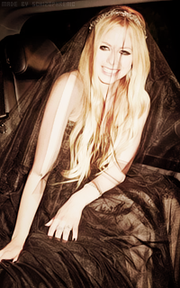 Avril Lavigne D5MO2iFq_o